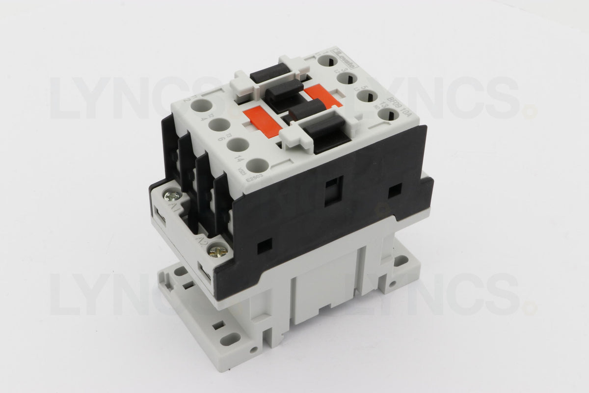 4-Pole Contactor 25A CE/UL 230V Coil - LYNCS photo 3